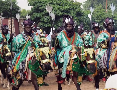  Sự Trỗi Đào Của Vương Quốc Kano: Từ Những Bước Chân Ngàn Năm và Sự Phát Triển Rực Rỡ Của Lũ Dân Hausas